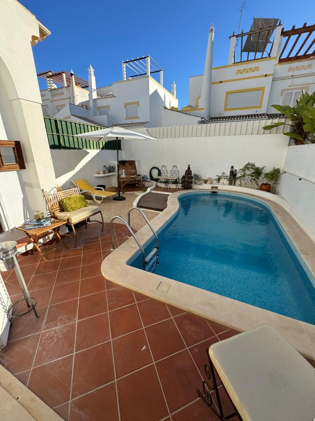 לאגוּ‏ש Villa 46 Hostel מראה חיצוני תמונה