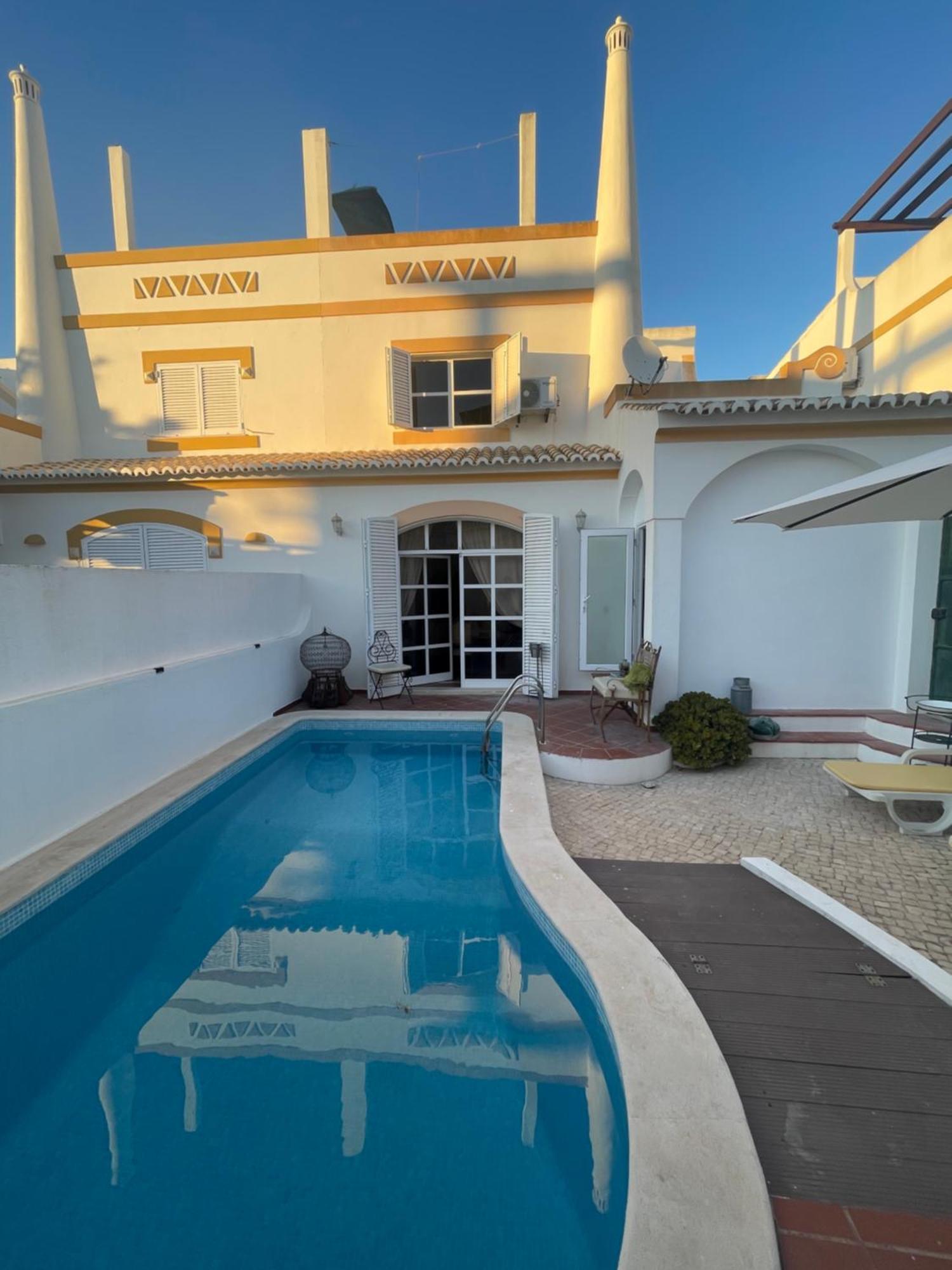 לאגוּ‏ש Villa 46 Hostel מראה חיצוני תמונה