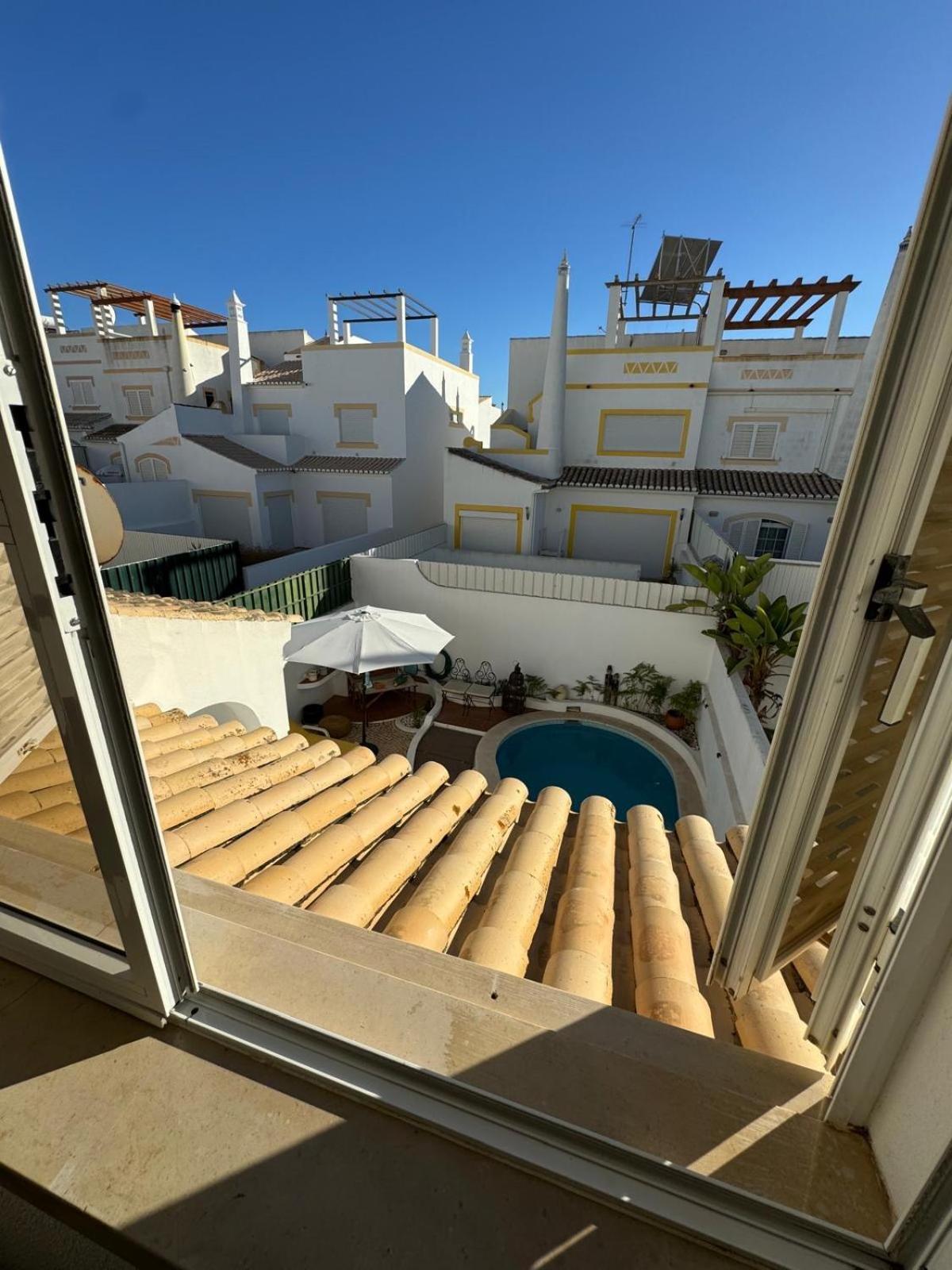לאגוּ‏ש Villa 46 Hostel מראה חיצוני תמונה